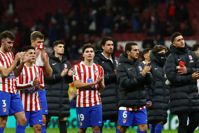 أتلتيكو مدريد يحتج على التحكيم بعد الإقصاء أمام أرسنال