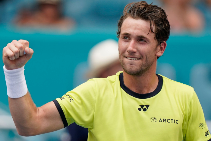 النرويجي كاسبر رود يبلغ ثمن النهائي في دورة مدريد للألف