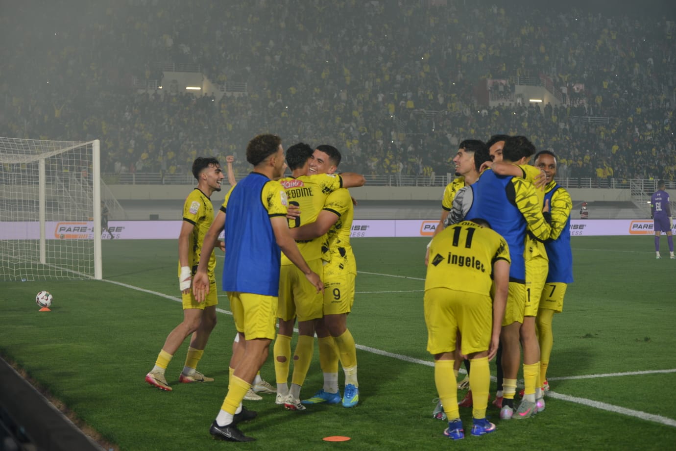 المغرب الفاسي يكتسح حسنية أكادير برباعية ويعزز صدارته للبطولة