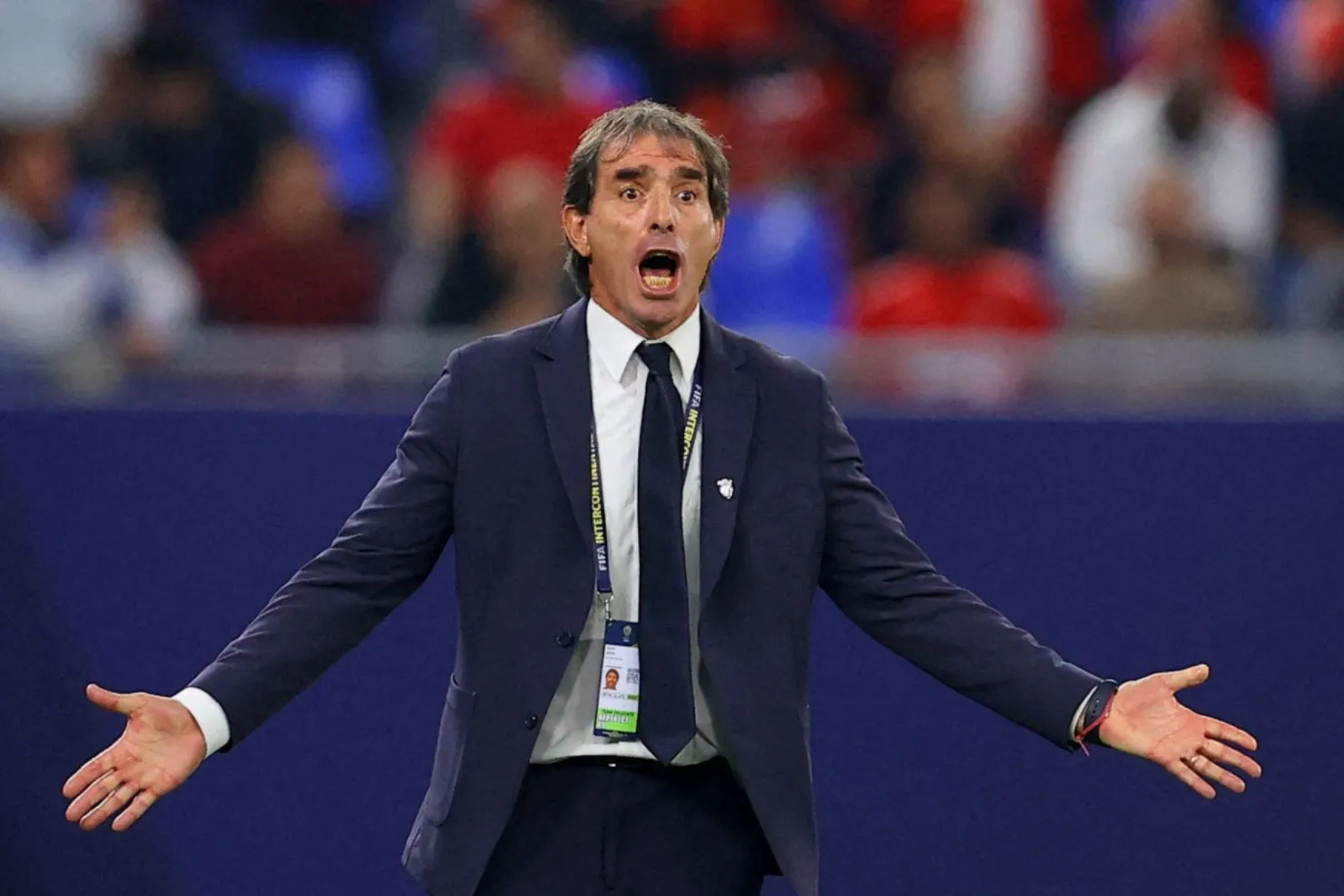 ريال أوفييدو يعلن رحيل المدرب غييرمو ألمادا وسط تكهنات حول مستقبله